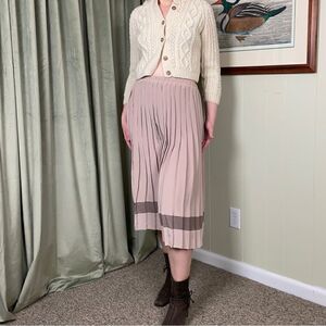Vintage Andrea Gayle Pleated Skirt in Tan, size 10P - VGUC